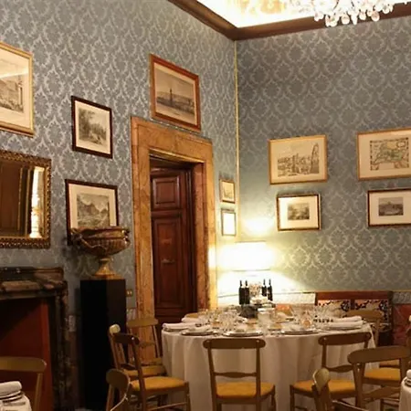 Отель Palazzo Ferrajoli Рим